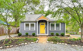 Renovated Carrboro House With Deck And Fire Pit!